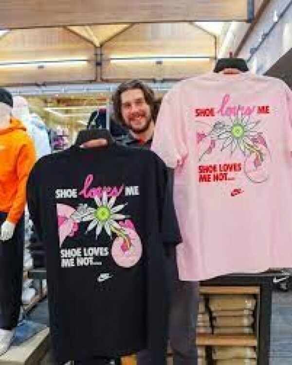 오픈마켓 우리들쇼핑,나이키 맥스 90 발렌타인 데이 캐주얼 맨즈 반팔 티셔츠 HJ0585-010