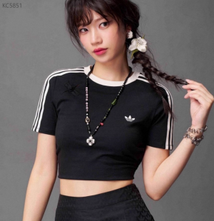 아디다스 오리지널 우먼스 삼선 크롭 셔링 반팔 티셔츠 블랙 KC5851