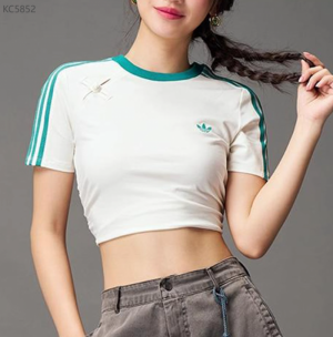 아디다스 오리지널 우먼스 삼선 크롭 셔링 반팔 티셔츠 KC5852