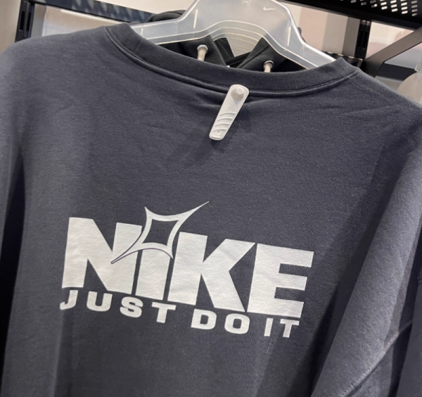 오픈마켓 우리들쇼핑,나이키 클럽 오버사이즈 트레이닝 긴팔 맨투맨 스웻 티셔츠 HQ2962-010