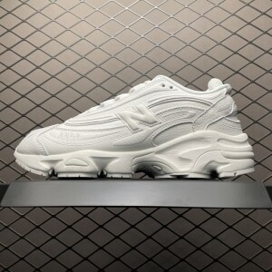 뉴발란스 1000 캐주얼 슈즈 M1000BW
