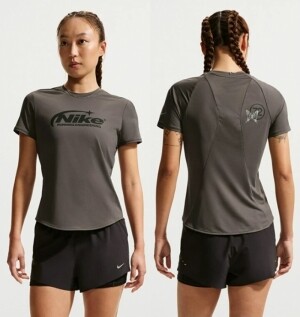 나이키 NIKE 우먼스  스위프트 드라이 핏 러닝 탑 IO4243-254 394